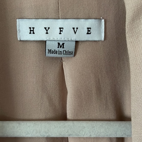 Linen Blazer color beige size medium - Picture 2 of 3